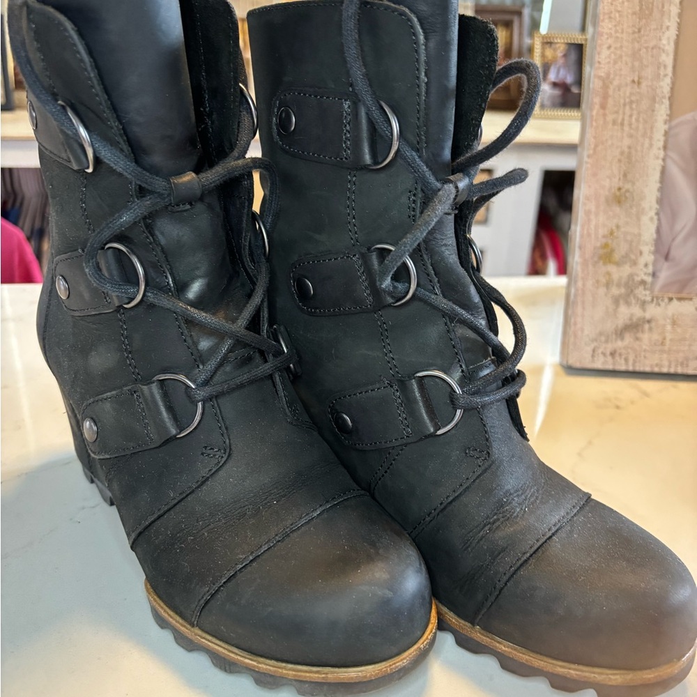 Sorel Joan of Arctic boots, VGUC, size 5.5